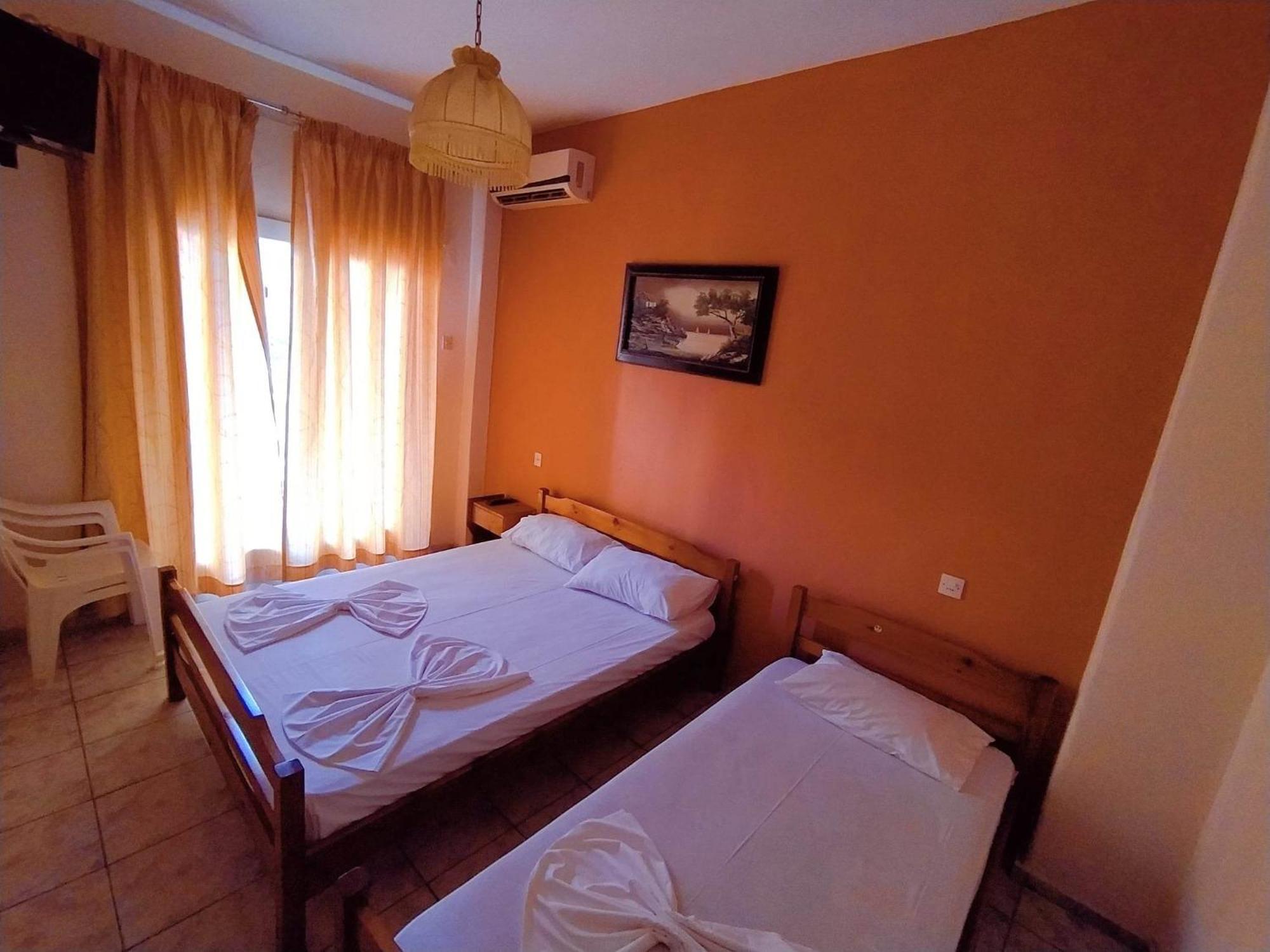 Μαρκονησ Hotel Paralía Buitenkant foto